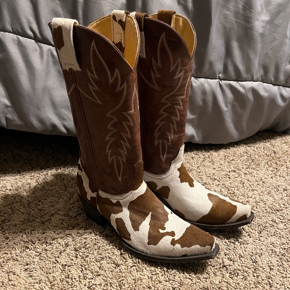 Idyllwind Cow Print Boots
